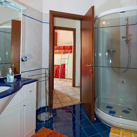 Casa Turchese Con Fantastica Vista Vercana